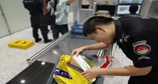 ネイルオイルは飛行機に持ち込むことができますか?